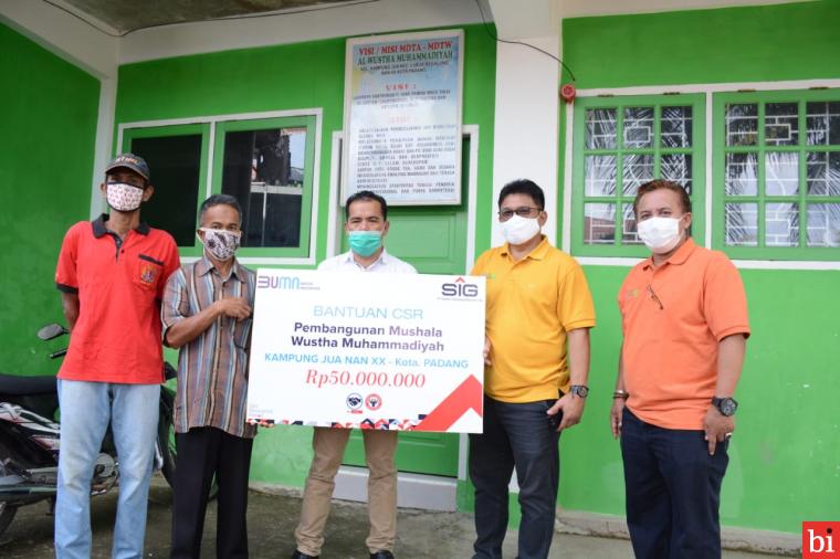 SIG Serahkan Santunan Tali Asih di Panti Asuhan H Syafri Moesa Gadut Padang