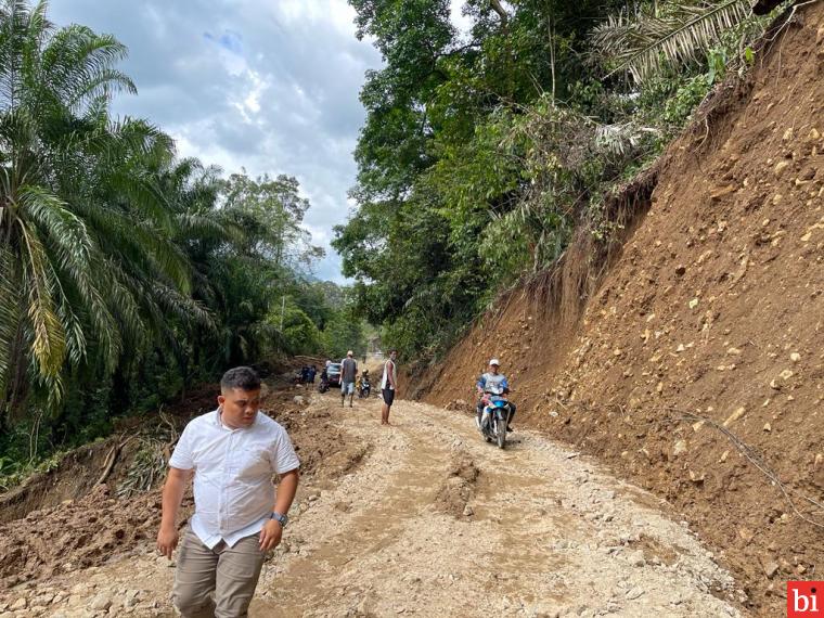 Simpang Empat - Panti Sempat Tertimbun Longsor, Begini Kata UPTD Jalan Wilayah I Sumbar