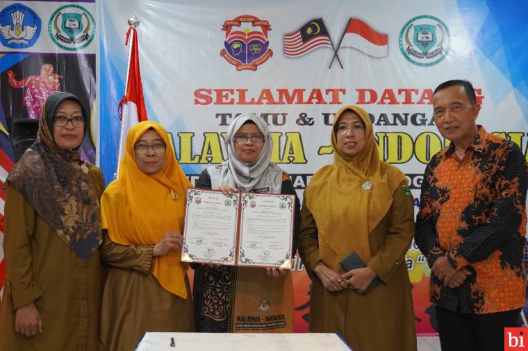 SMAN 3 Padang Panjang Tanda Tangani MoU Kerja Sama dengan SMK Sungai Kertas Malaysia