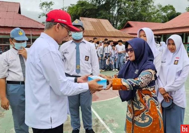 Sosialisasikan Bahaya Abu Vulkanik, PMI Bagikan Masker di SMA N 3