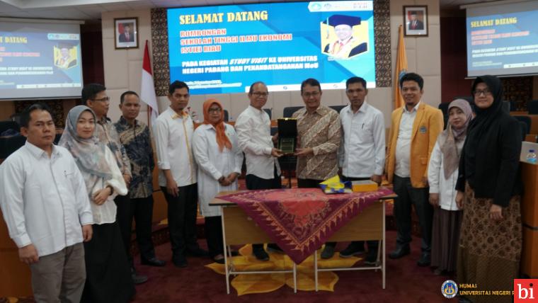 STIE Riau Lakukan Benchmarking ke UNP