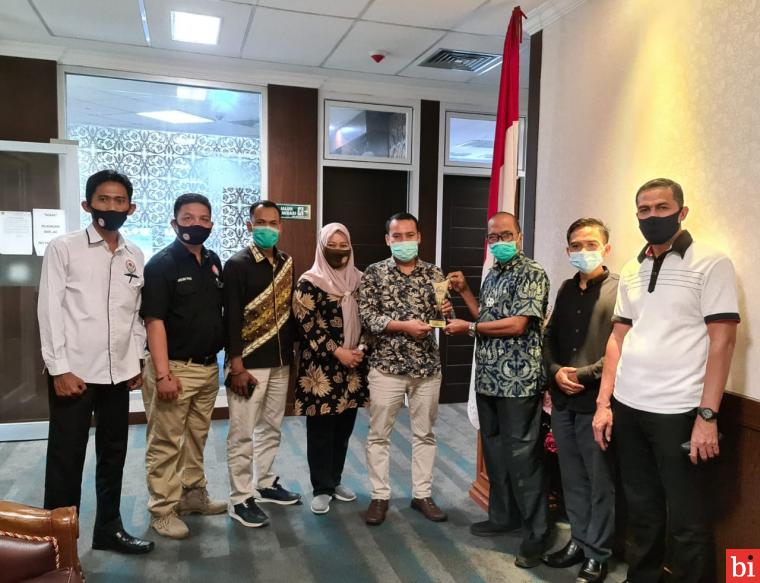 Surprise Jelang Tutup Tahun, HM Nurnas Terima Penghargaan KPID Award 2020