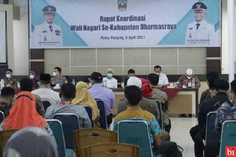 Sutan Riska Minta Wali Nagari di Dharmasraya Ikut Bergerak Membantu Percepatan Vaksinasi...