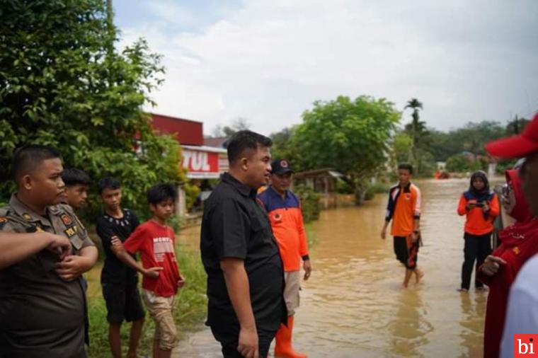 Sutan Riska Pastikan Kebutuhan Warga Terdampak Banjir Terpenuhi