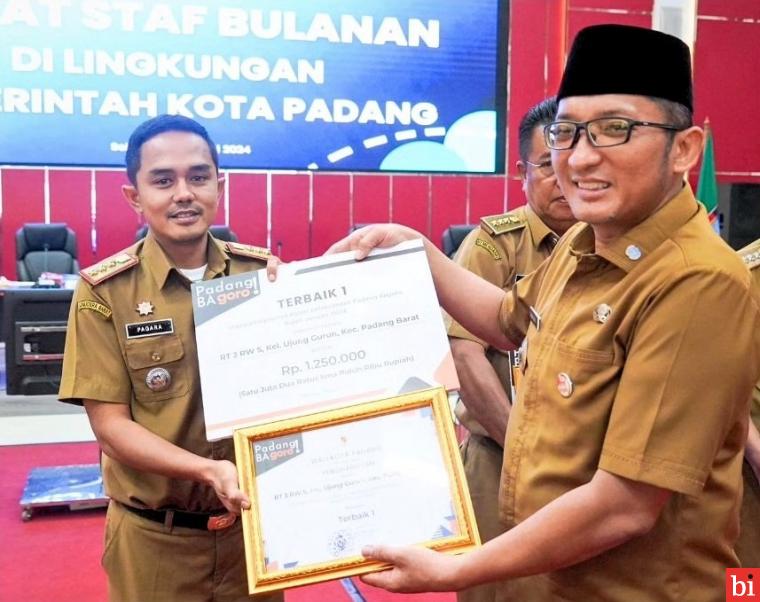 Terbaik Pelaksanaan Padang Bagoro Januari 2024, Hendri Septa Berikan Reward Kepada Tiga RT