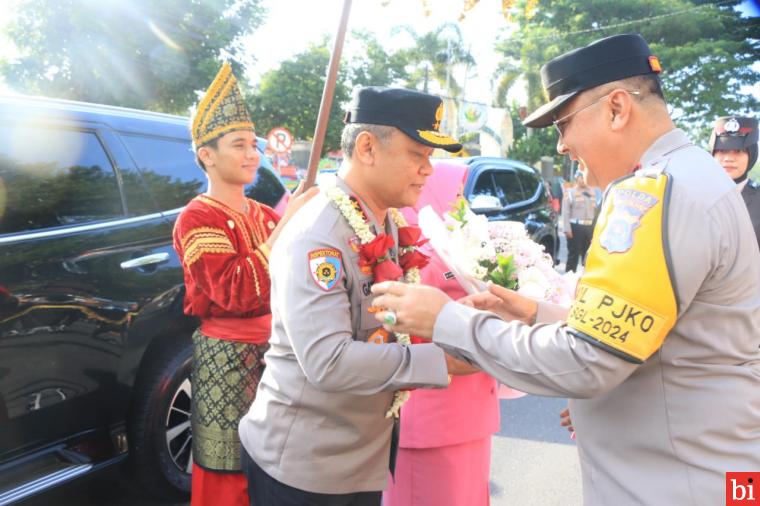 Tiba di Mapolda, Irjen Pol Gatot Tri Suryanta Disambut Jajar Hormat