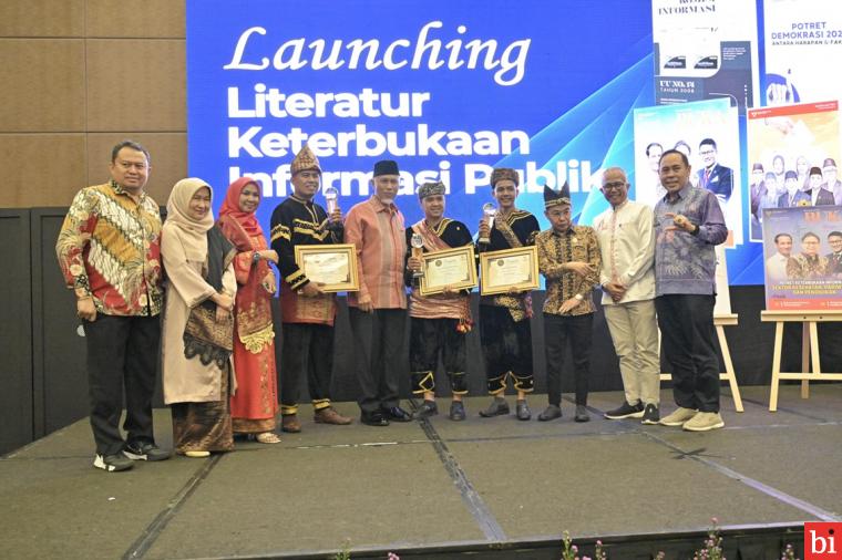 Tiga Nagari di Sumbar Raih Penghargaan Keterbukaan Informasi Publik