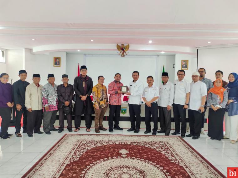 Tim DPR RI Bahas Naskah Akademik RUU tentang Padang Panjang Bersama Pemko dan Ninik Mamak