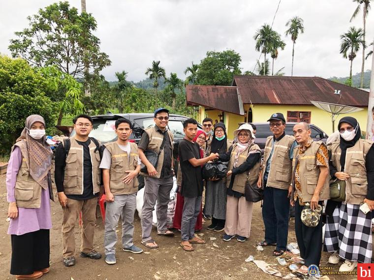 TIM Konseling Trauma BK FIP UNP dan HMJ BK FIP KM UNP Peduli Pasaman- Pasaman Barat