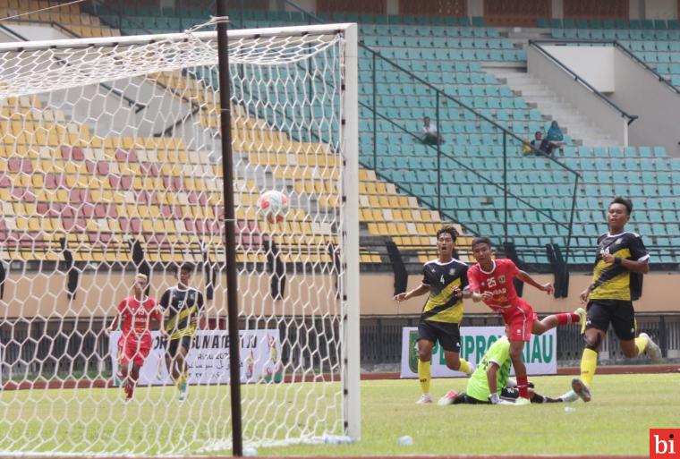 Tim Sepak Bola Sumbar Mulus di Laga Perdana