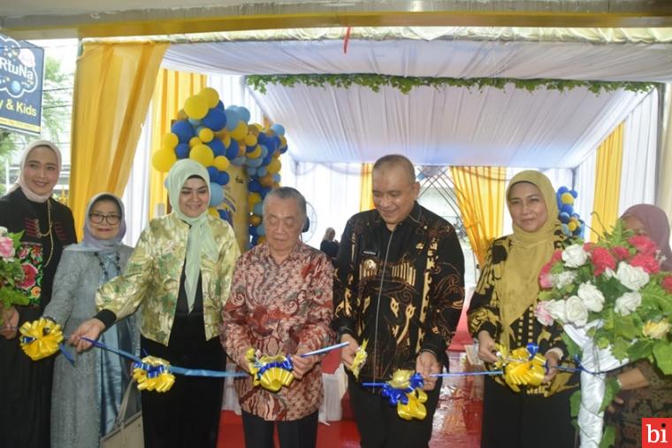 Tingkatkan Kesehatan dan Kualitas Hidup Masyarakat, Pj Wako Padang Resmikan Klinik Utama...