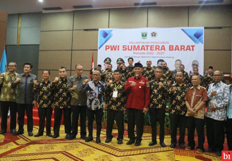 Tingkatkan Solidaritas, Ketua PWI Sumbar Resmi Dilantik