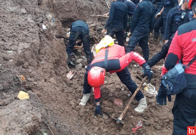 TRC Semen Padang Pusatkan Pencarian Korban Gempa Cianjur di Desa Cegenang yang Dilaporkan...