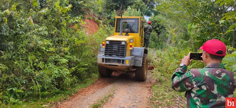 Usai Dibantu TNI dan Dinas PUPR, Begini Kondisi Jalan Jorong Sungai Gemiri Sijunjung