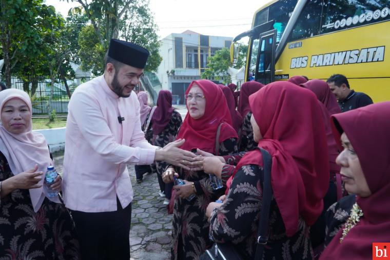 Wako Fadly Amran Lepas Keberangkatan Bundo Kanduang Studi Tiru ke Yogyakarta