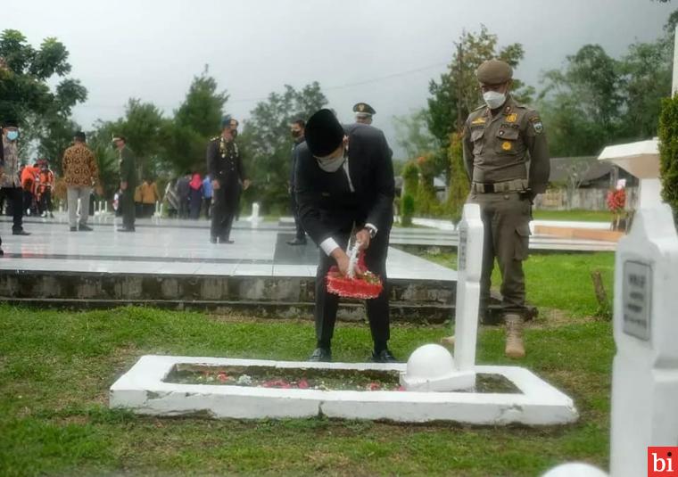 Wako Fadly Amran Pimpin Upacara Ziarah ke Taman Makam Pahlawan