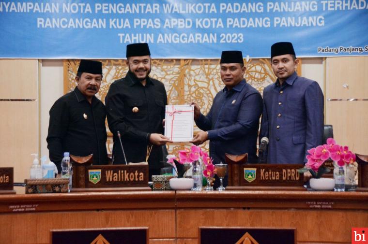 Wako Fadly Amran Sampaikan KUA PPAS APBD 2023