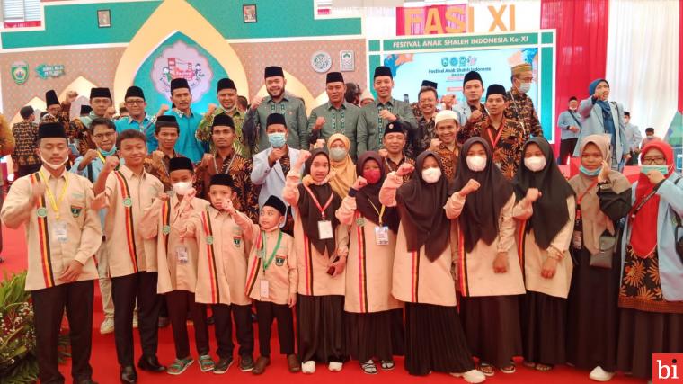 Wako Fadly Amran Terima Anugerah FASI XI 2022