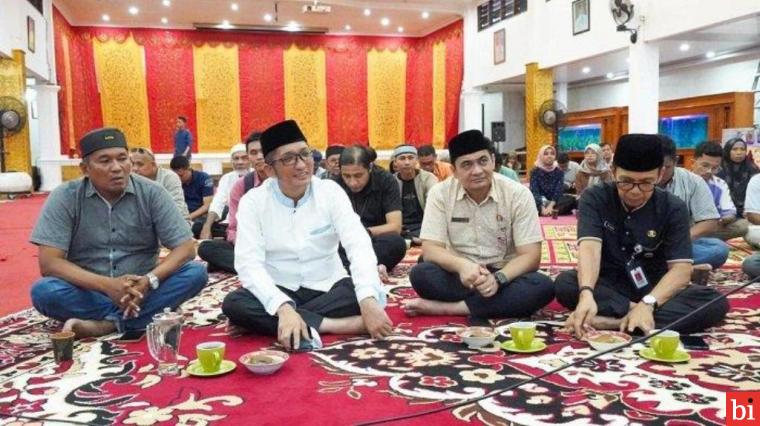 Wali Kota Hendri Septa Buka Puasa Bersama Insan Pers: Harapkan Peningkatan Sinergi untuk...