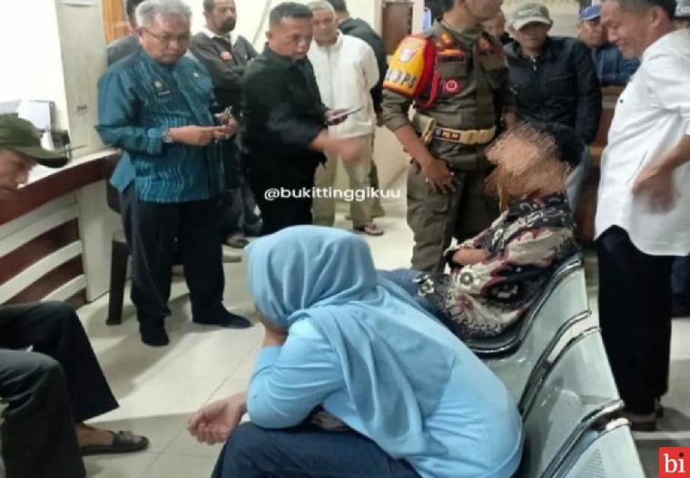 WArga Belakang Balok Bukittinggi Grebek Sepasang Kekasih Yang Memadu Kasih Di Dalam Mobil