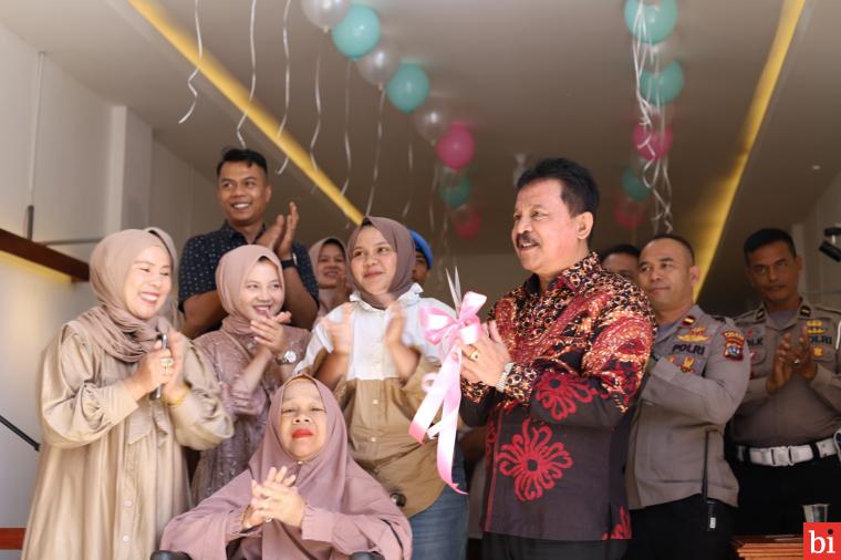 Wawako Padang Panjang Asrul Resmikan Berlian Coffee & Resto