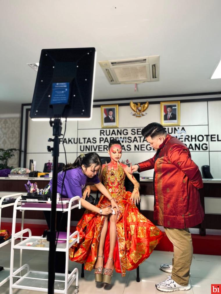 Workshop Kecantikan untuk Peningkatan Kompetensi Mahasiswa Tata Rias dan Kecantikan di UNP