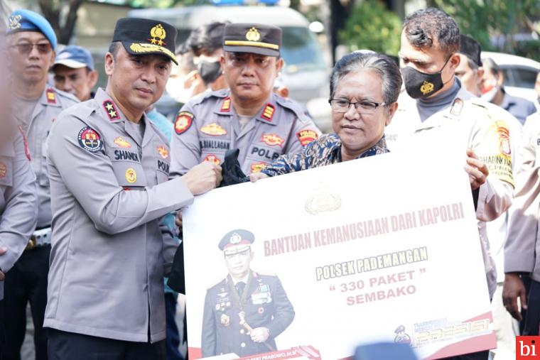 Wujud Kepedulian Kapolri ke Masyarakat, 2 Ribu Bansos Disebar ke Warga Jakarta Utara