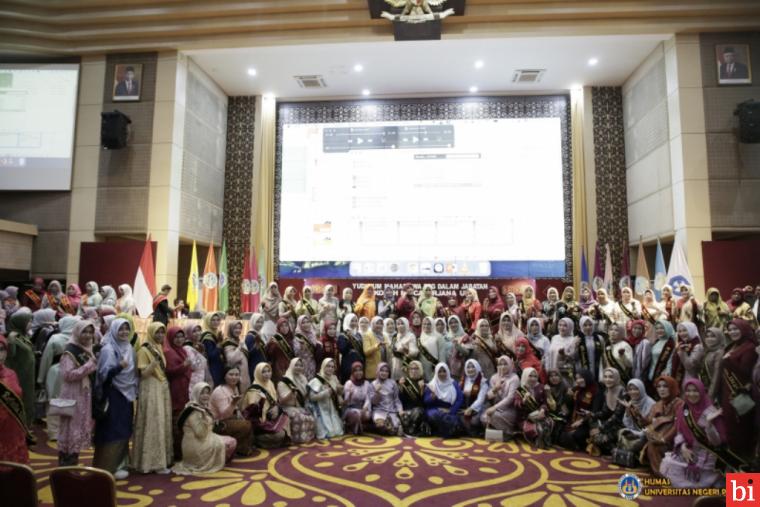 Yudisium Lulusan PPG Dalam Jabatan, Rektor: Guru Tak Hanya Harus Pintar, Tapi Juga Mampu...