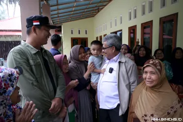 Untuk mempercepat evakuasi, masyarakat mengajukan bantuan...