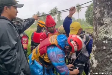 TRC PT Semen Padang bersama tim gabungan lainnya, terjun...