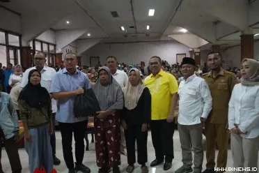 Anggota DPR RI, Andre Rosiade salurkan sebanyak 3.000 paket...