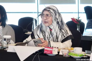 Anggota Komisi VI DPR RI, Hj. Nevi Zuairina, melakukan...