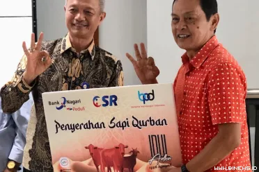 Bank Nagari kembali menyalurkan bantuan hewan kurban, Kamis...