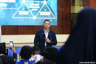 Menteri Koordinator Bidang Infrastruktur dan Pembangunan...