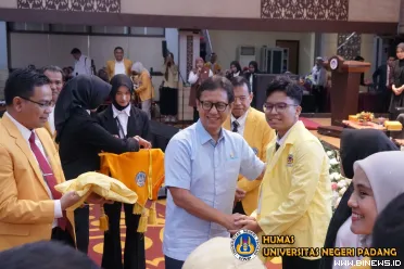 Kegiatan juga diisi kuliah umum Menteri Kesehatan RI Budi...
