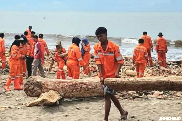 Pihak Dinas Lingkungan Hidup (DLH) Kota Padang pun sudah...