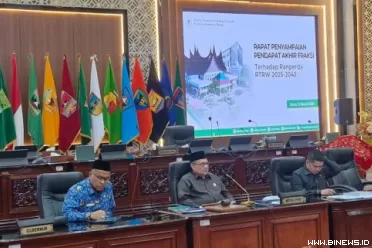 DPRD Provinsi Sumatera Barat menggelar rapat paripurna...