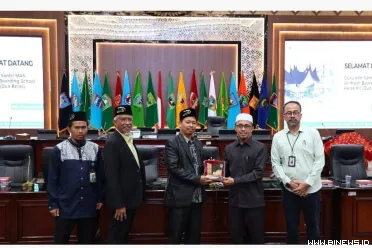 DPRD Sumbar menerima kunjungan edukatif santri MAS Al-Ihsan...