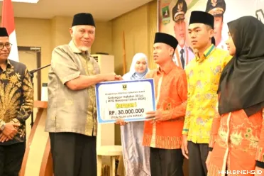 Gubernur Sumatera Barat Mahyeldi Ansharullah membuka...