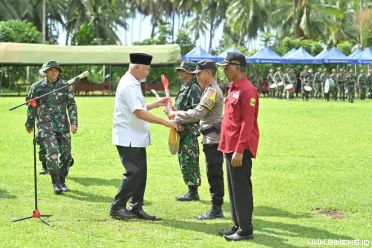 Gubernur Sumatera Barat, Mahyeldi Ansharullah, membuka...