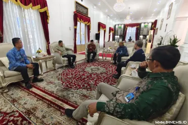 Mahyeldi saat menerima kunjungan Kepala Stasiun RRI Padang...
