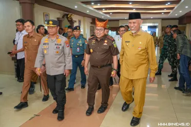 Gubernur Sumatera Barat (Sumbar), Mahyeldi Ansharullah...
