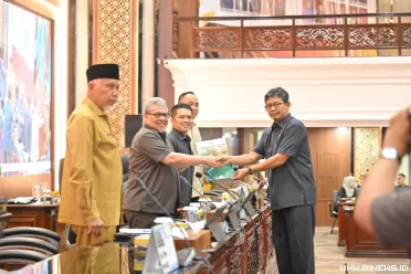 Gubernur Mahyeldi Sebut Ranperda Harus Realistis dan...