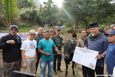 Gubernur Sumatera Barat (Sumbar), Mahyeldi Ansharullah,...