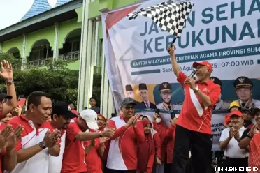 Gubernur Sumatera Barat Mahyeldi Ansharullah, melepas...