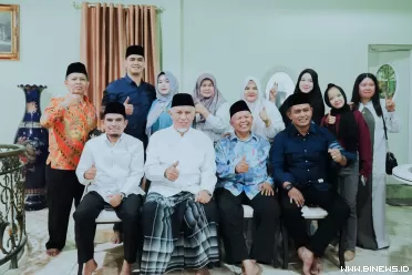 Gubernur Sumatera Barat, Mahyeldi Ansharullah memimpin Tim...