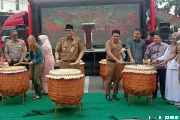 Sebagai anggota DPRD Kota Padang dari PDI Perjungan,...