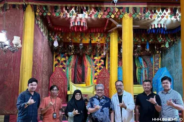 Muhidi saat meninjau langsung kondisi Anjungan Sumatera...