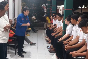 TEKS FOTO Prof. Sin didampingi Tim Monev, dan Media KONI...