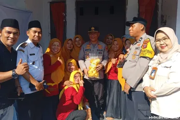 Kapolda Sumatera Barat Irjen Pol. Dr. Drs. Gatot Tri...